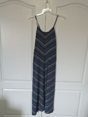 Sleeveless Blue Chevron Maxi Dress with Thin Straps